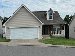 Building Photo - Charming 3-Bedroom Home in the Heart of La...