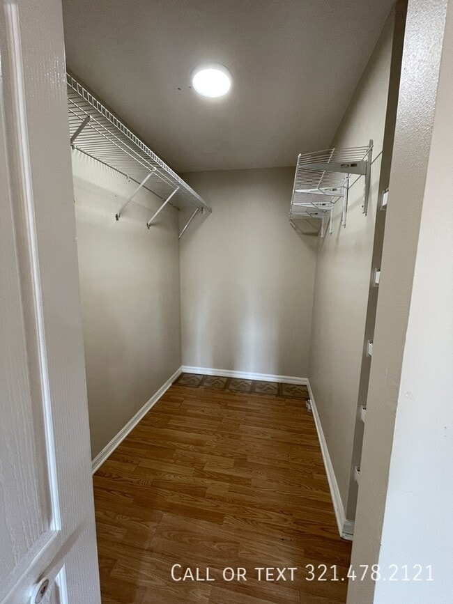 Building Photo - 611 Americana Blvd NE