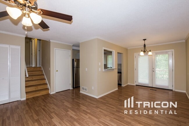 Building Photo - 6 Forestgrove Ct