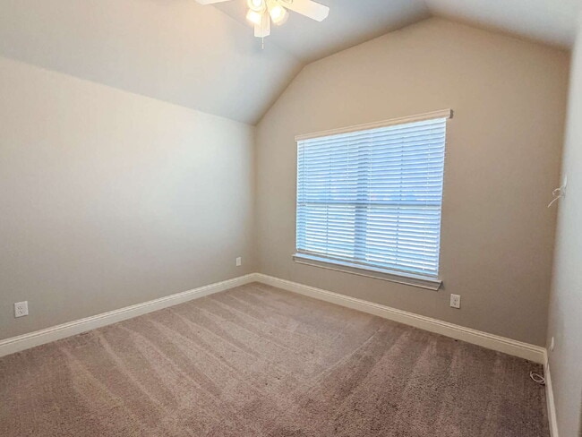 Building Photo - Charming 3-Bed Oasis with 2 Baths and Spacious 2045 Sq Ft Living in Burleson ISD!