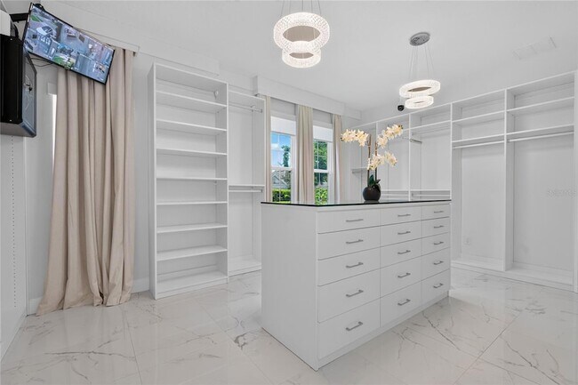 Building Photo - 2260 Pickford Cir