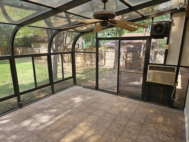 Building Photo - Charming 3-bedroom, 2-bathroom home