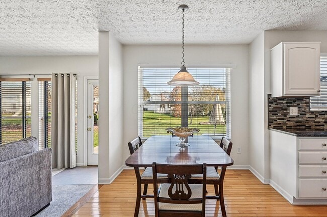 Building Photo - 2230 Seton Dr