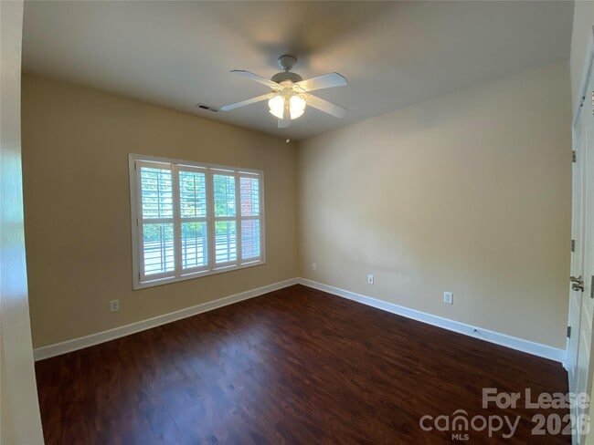Building Photo - 9916 Evergreen Terrace Drive