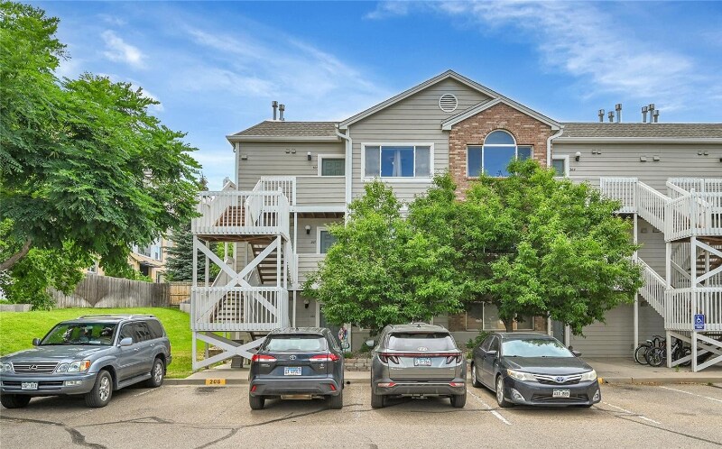 Building Photo - 2850 Aurora Ave