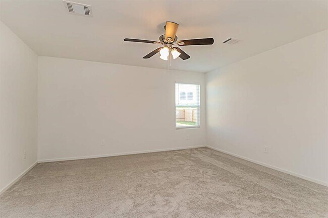 Building Photo - 16465 Blossom Grv Dr