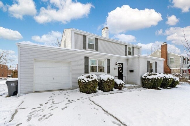 Building Photo - 2063 Inchcliff Rd