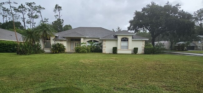 Primary Photo - Spacious 4 Bedroom Home in Breakaway Trail...
