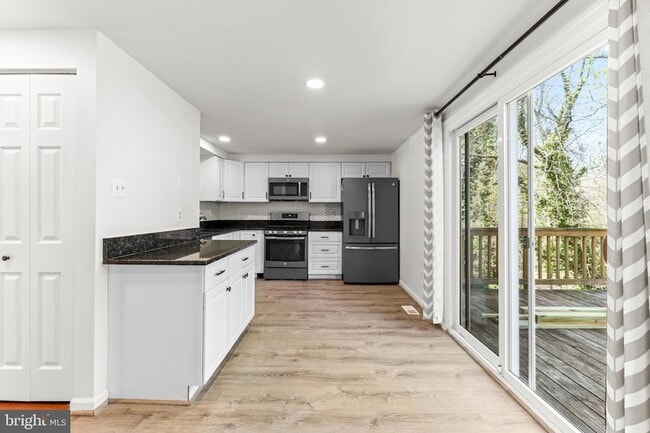 Building Photo - 1246 Seminole Dr