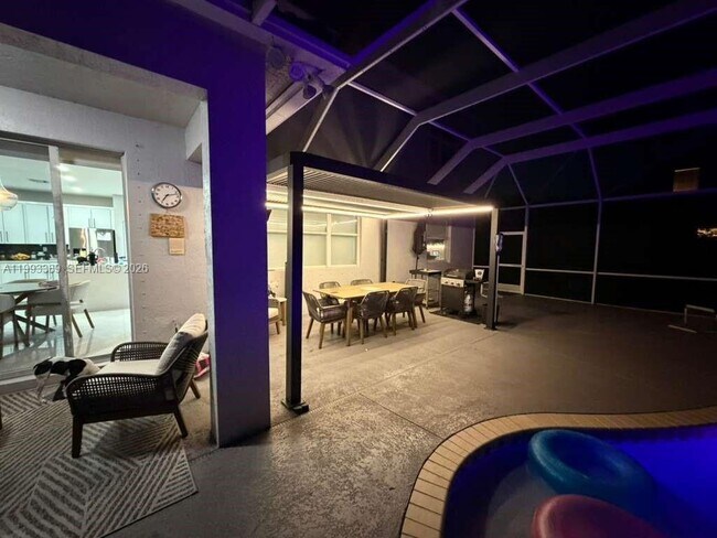 Building Photo - 4451 Seneca Ave