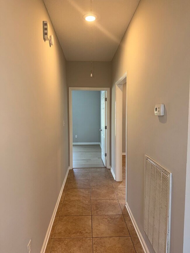 Building Photo - LEASING FOR FALL 2027 3 Bed/3 Bath Forest Lake Home less than a mile from campus!