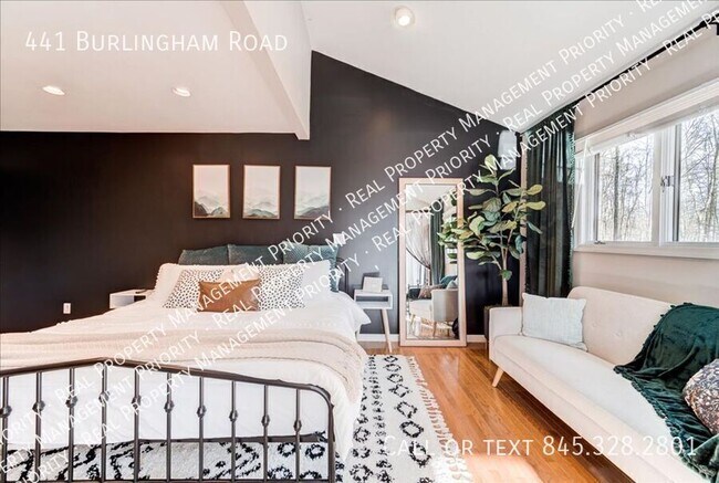 Building Photo - 441 Burlingham Rd