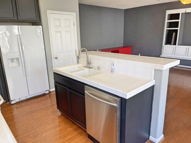 Building Photo - 1436 Bello Dr