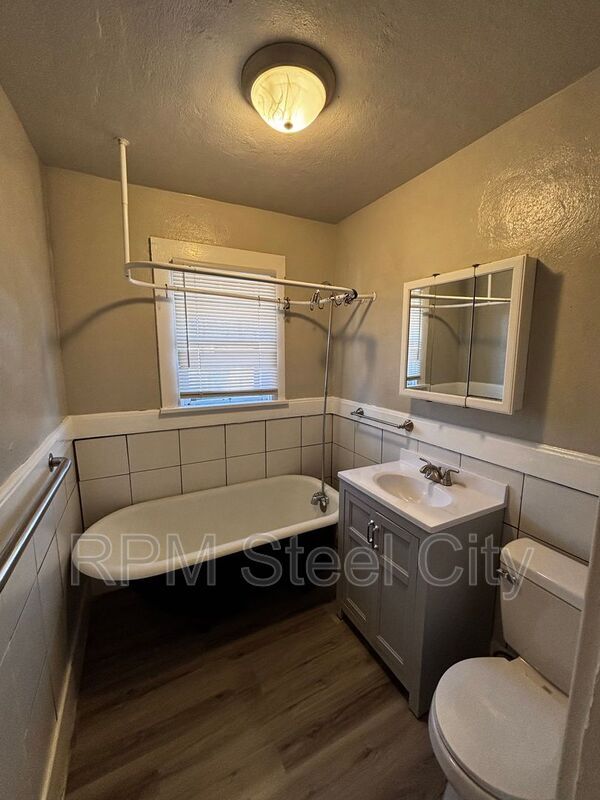 Building Photo - 1728 Carteret Ave