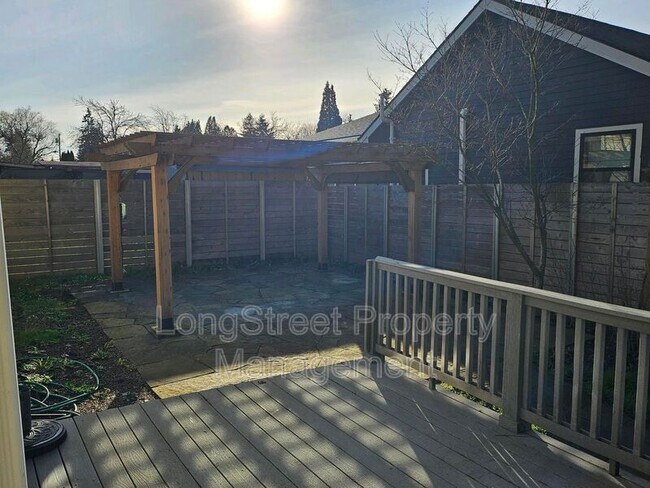 Building Photo - 7855 N Wabash Ave