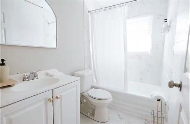 Building Photo - 3047 Horse Shoe Dr