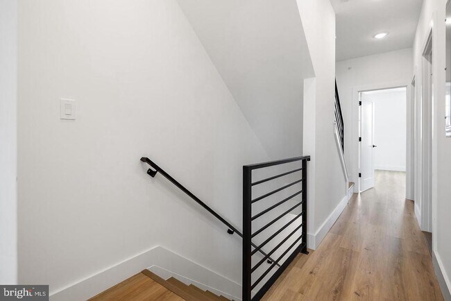 Building Photo - 3106 Clifford St