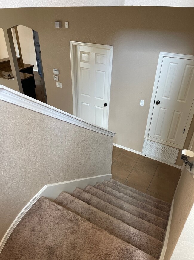 Building Photo - 12960 Cozy Cove Ave