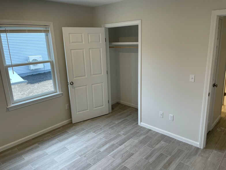Building Photo - 10 Rebecca Ann Ln