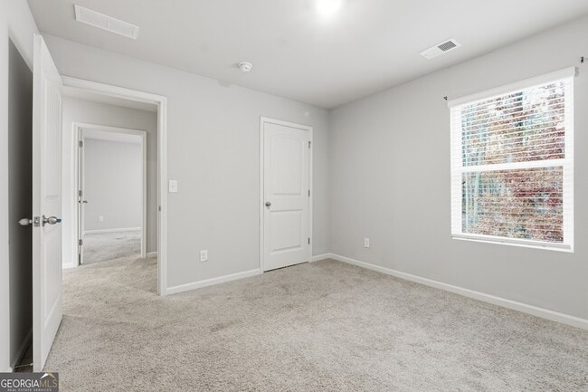 Building Photo - 6615 Bluffview Dr