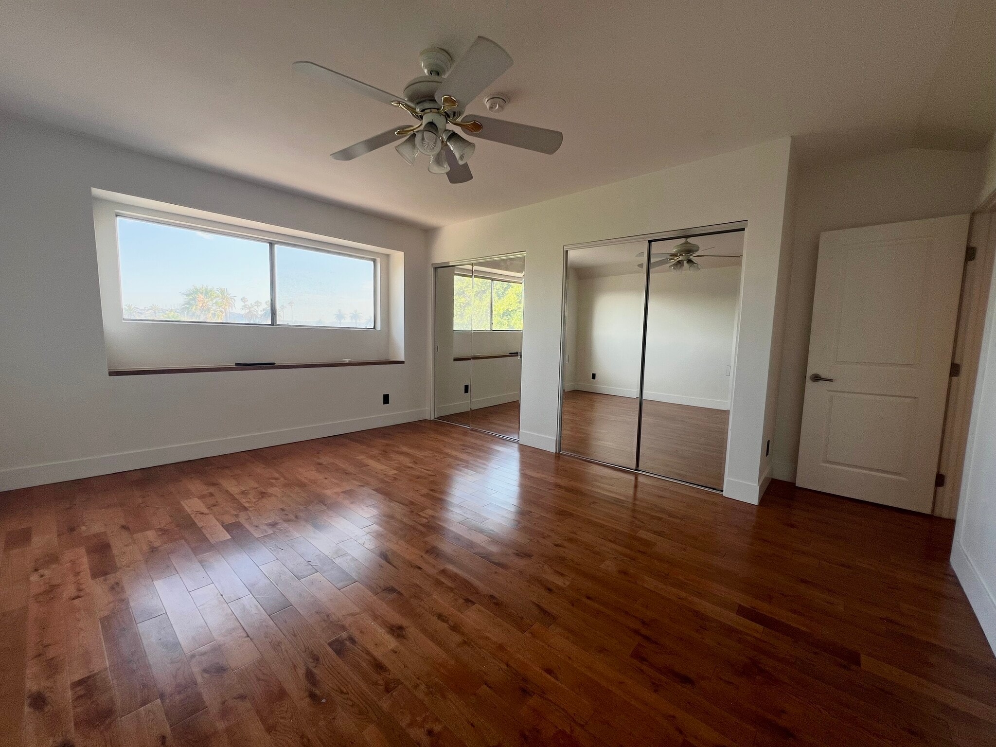 Building Photo - 1890 S Cochran Ave