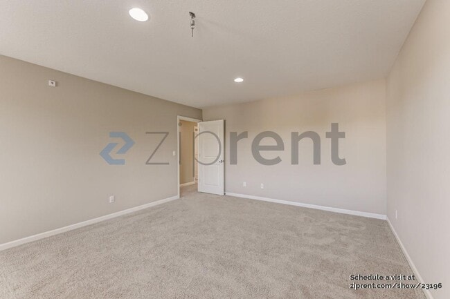 Building Photo - 7294 NW Oakfern Dr