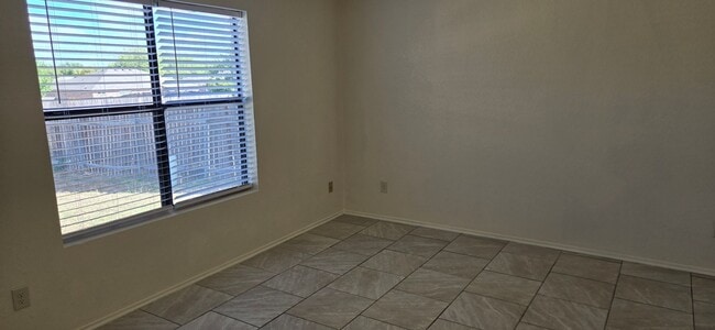 Building Photo - 4607 Mustang Dr