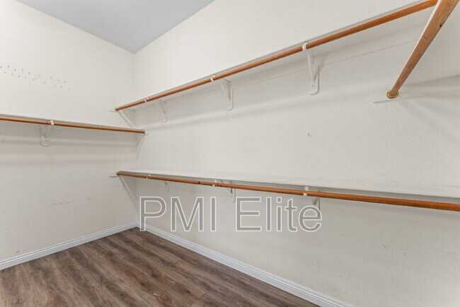 Building Photo - 34677 Desert Rd