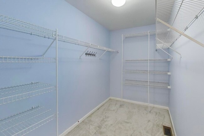 Building Photo - 410 Arlington Ln