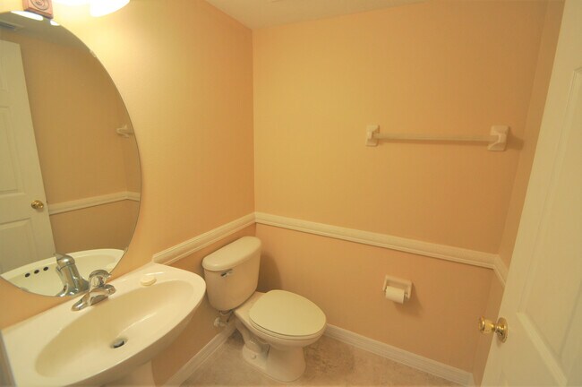 Building Photo - CASSELBERRY: Townhome in Devon Place