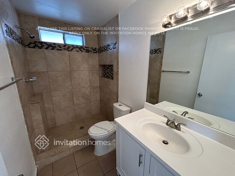 Building Photo - 5623 W Brown St