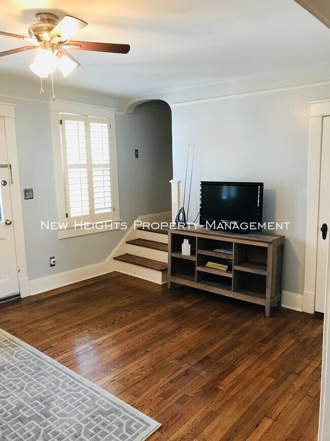 Building Photo - 301 Broad St