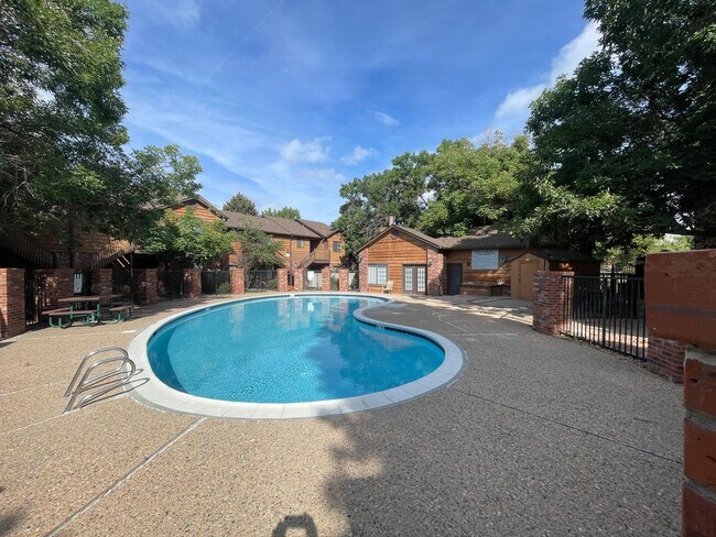Building Photo - Super 1 Bedroom Condo in Perfect Condition!