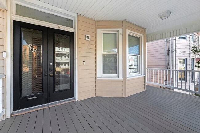 Building Photo - 385 Fairmount Ave