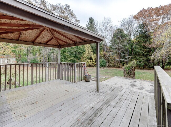 Building Photo - 416 Jerusalem Rd