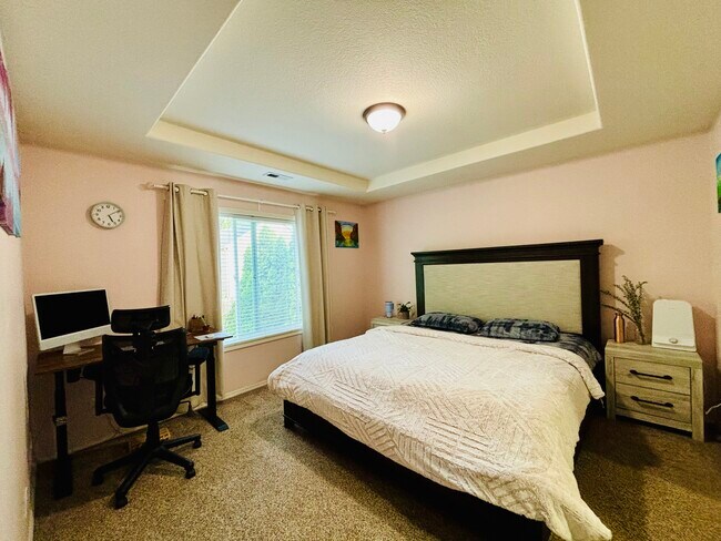 Building Photo - 6444 NW Starflower Dr