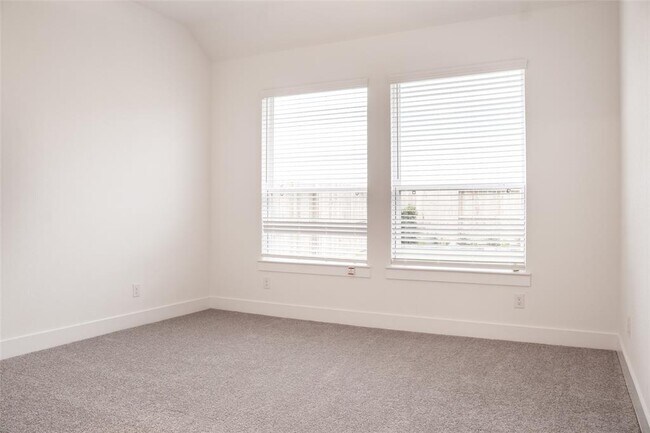 Building Photo - 30930 Star Gazer Rd