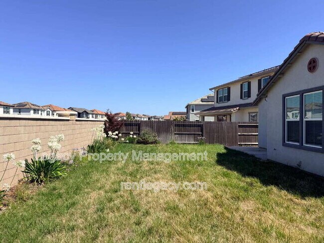 Building Photo - 8332 Taylormade Wy