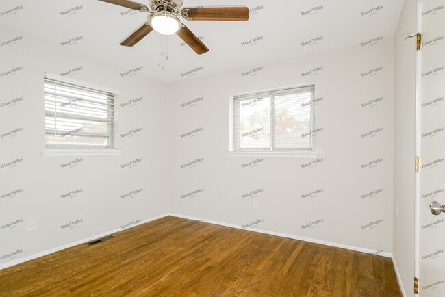 Building Photo - 6714 Village Square Dr