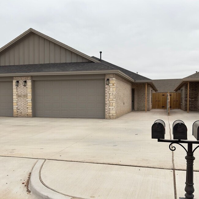 Building Photo - 1225 Preston Trails