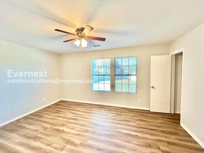 Building Photo - 320 Ezekial Ave