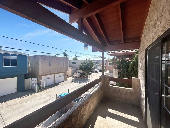 Building Photo - Stunning 2BD/1BA W/ In-Unit laundry, AC, and Reserved Parking in North Park!