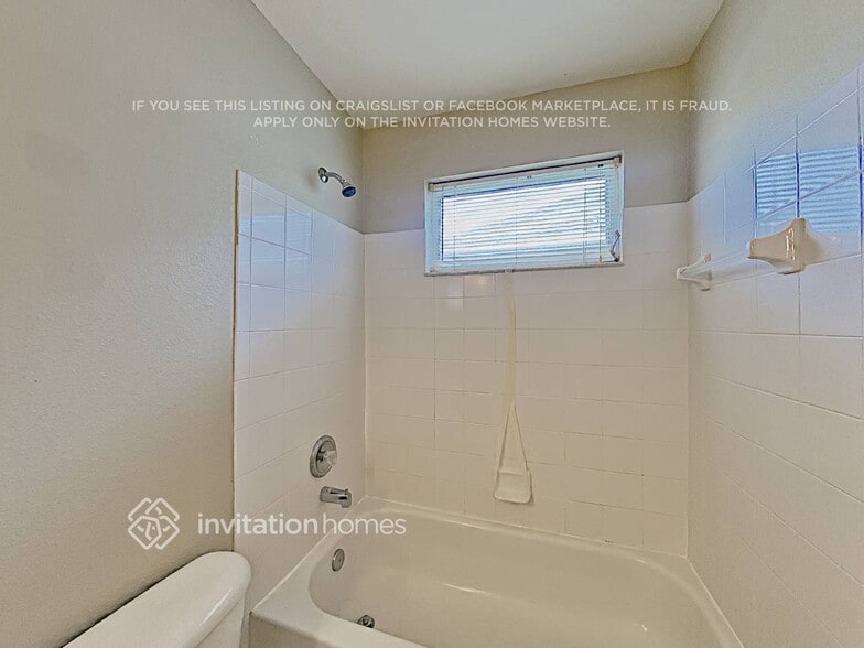 Building Photo - 10315 Tecoma Dr