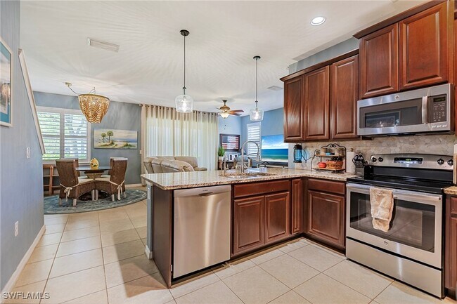 Building Photo - 10803 Alvara Way