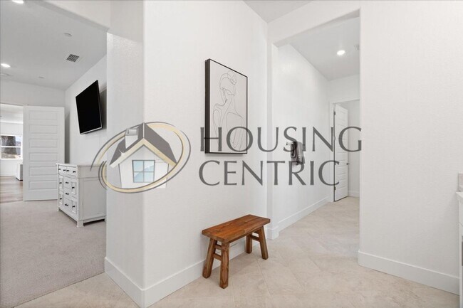 Building Photo - Modern & Elegant Living in Emerald Peak, E...