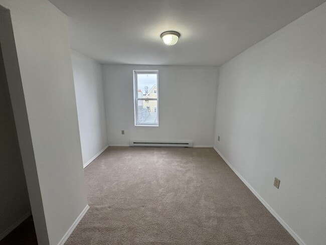 Building Photo - 2312 Arctic Ave