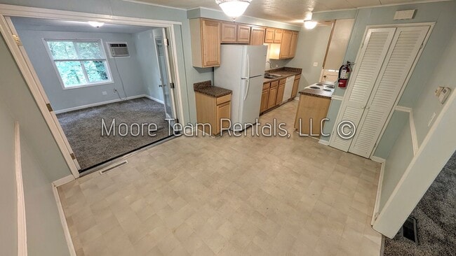 Building Photo - 348 Browning Ave