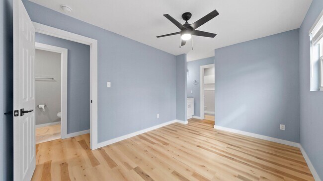 Building Photo - 1112 Village Green Dr