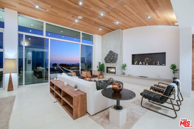 Building Photo - 27454 Winding Way