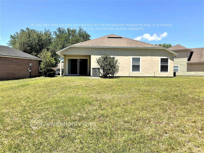 Building Photo - 3749 Briar Ln